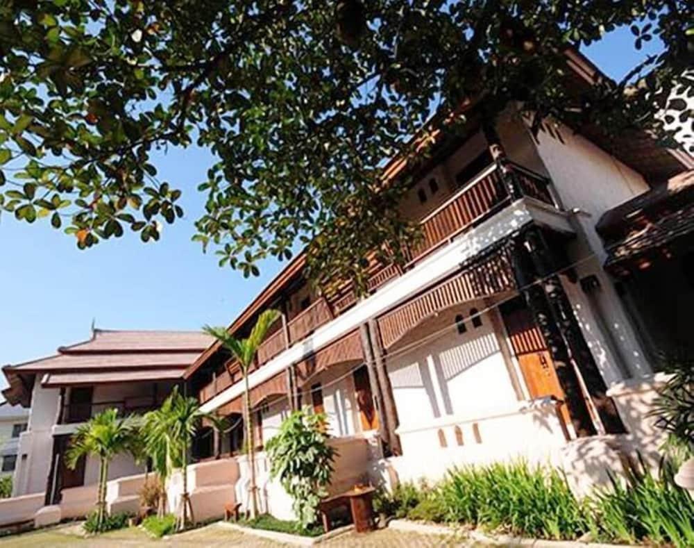 Villa Korbhun Khinbua Chiang Mai Exteriör bild